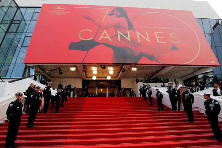 フレンチ リヴィエラ：カンヌ、アンティーブ、サン ポール ド ヴァンスを巡るプライベート ツアー！