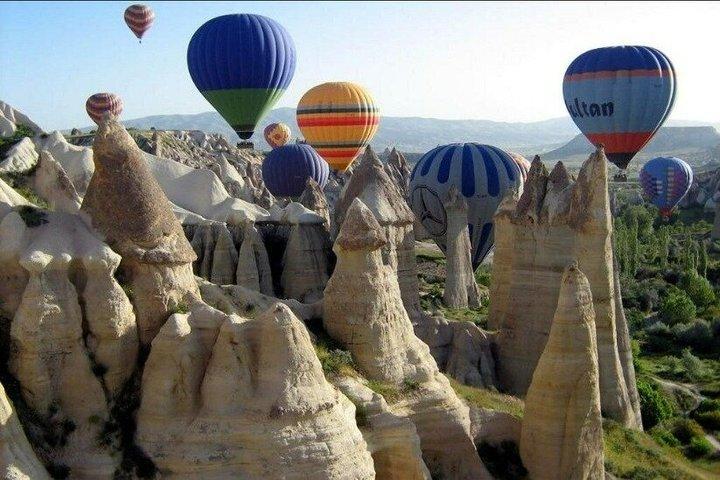 カイセリまたはネフセヒル空港からのカッパドキアプライベートVIP送迎