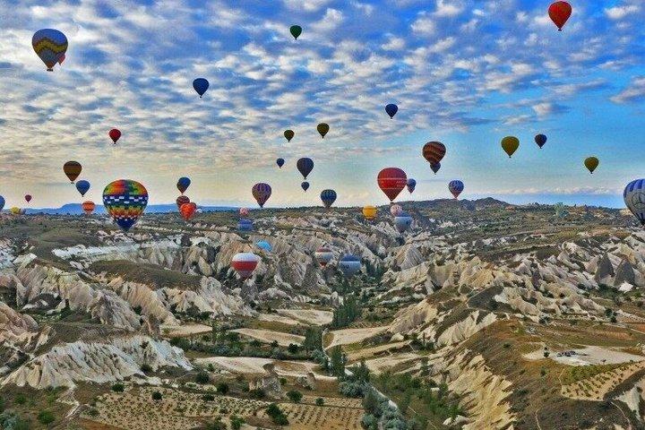 カイセリまたはネフセヒル空港からのカッパドキアプライベートVIP送迎
