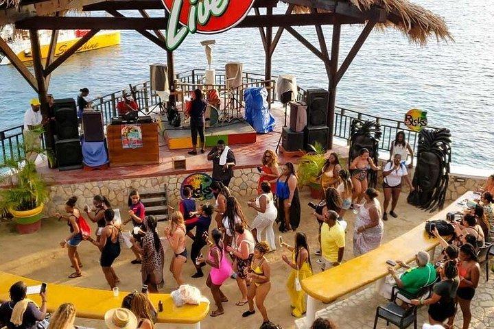 ビーチデイリックスカフェサンセットクルーズBAHIA PRINCIPE宿泊者限定