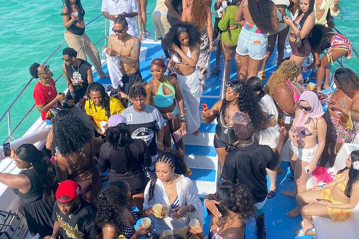 Punta cana Hip Hop party ボート＆ライブDJフリードリンク ※大人のみ