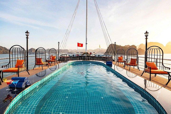 ハノイ：ラ・カスタ5－カヤックで行くスターハロン湾クルーズ、サンセットパーティー