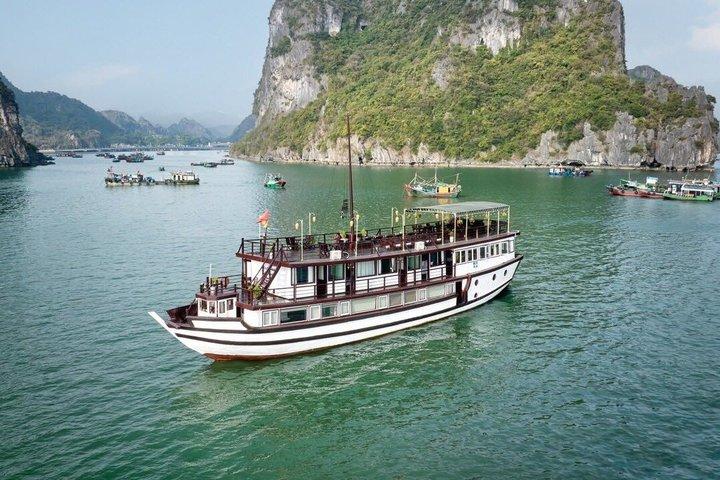 Hanoi : Garden Bay Cruise 2 - Tagesausflug nach Bai Tu Long Bay