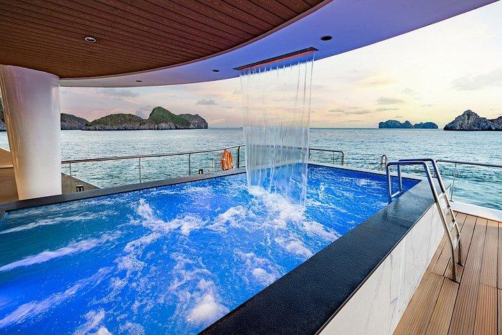ハノイ発ランハ湾とベトナム村日帰りクルーズ