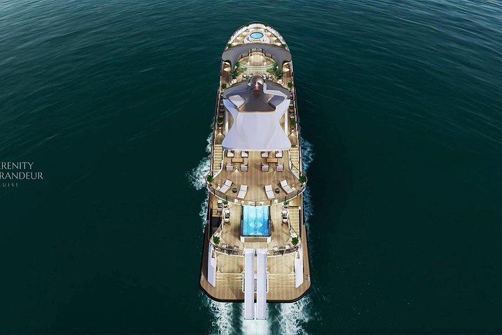 ハノイ発ランハ湾とベトナム村日帰りクルーズ