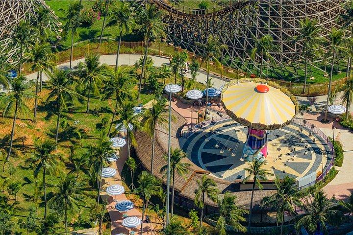 フーコックケーブルカーウォーターパークとキスブリッジツアー（ランチ付き）