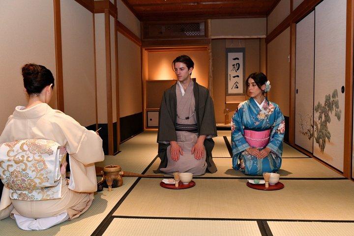 京都で着物を着て茶道とプロの写真撮影