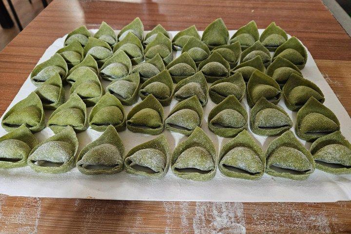 Classe de culinária de pasta feita à mão privada em Bolonha com Mercedes