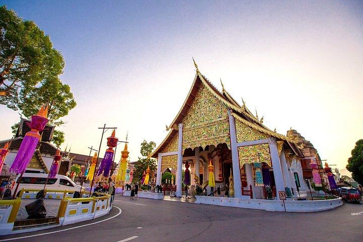 プライベート チェンマイ旧市街半日トゥク トゥク ツアー