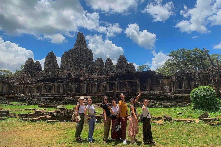 Templos de Angkor Wat e pequenos circuitos de dia inteiro em transporte privado