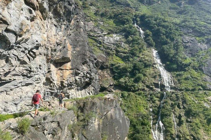 2 - Day Tiger Leaping Gorge Trek 28 Bends Challengeを制覇