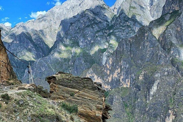2-Day Tiger Leaping Gorge Trek Conquer the 28 Bends Challenge