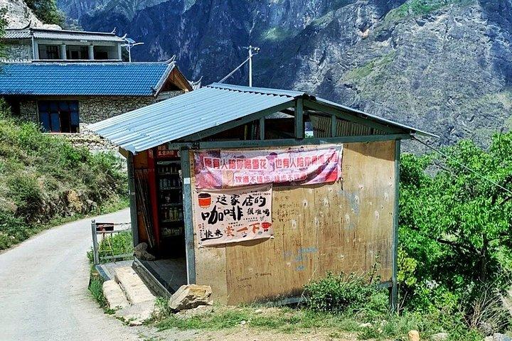 2-Day Tiger Leaping Gorge Trek Conquer the 28 Bends Challenge