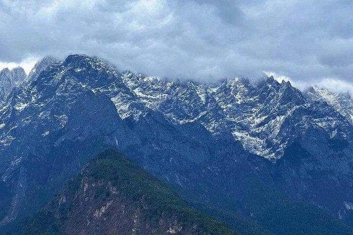 2-Day Tiger Leaping Gorge Trek Conquer the 28 Bends Challenge