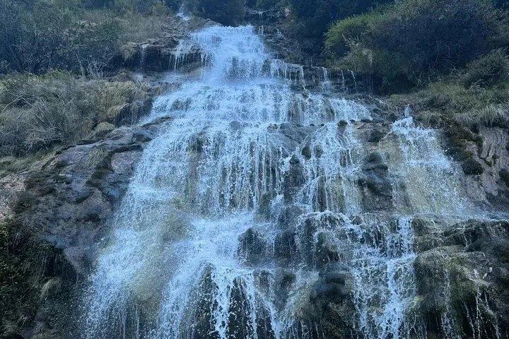 2-Day Tiger Leaping Gorge Trek Conquer the 28 Bends Challenge