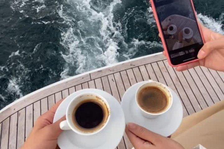 Istanbul guidad Bosporen eftermiddagskryssning med turkiskt kaffe