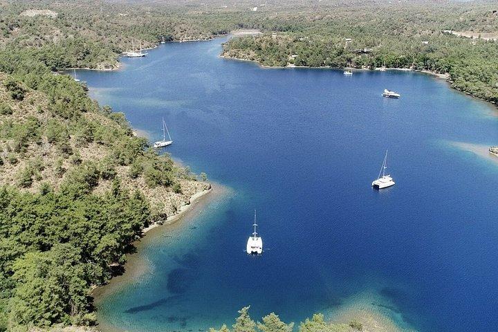 エーゲ海島 - マルマリスのソフトドリンク付きヒサロヌ ボート ツアー