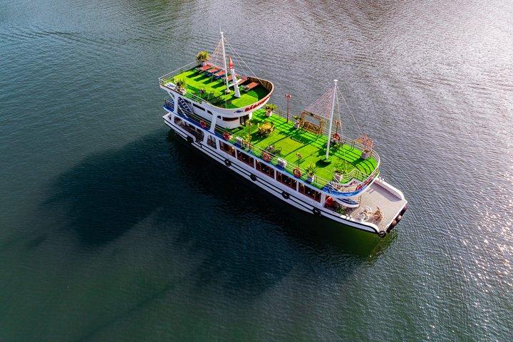 Cat Ba : Lan Ha Bay - Viet Hai Village - Kajaktouren
