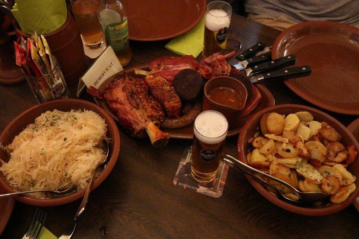 ケルン料理ビアハウスツアー（ケルシュと料理無制限）