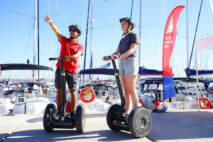 Segwaytur och seglingsupplevelse i Barcelona