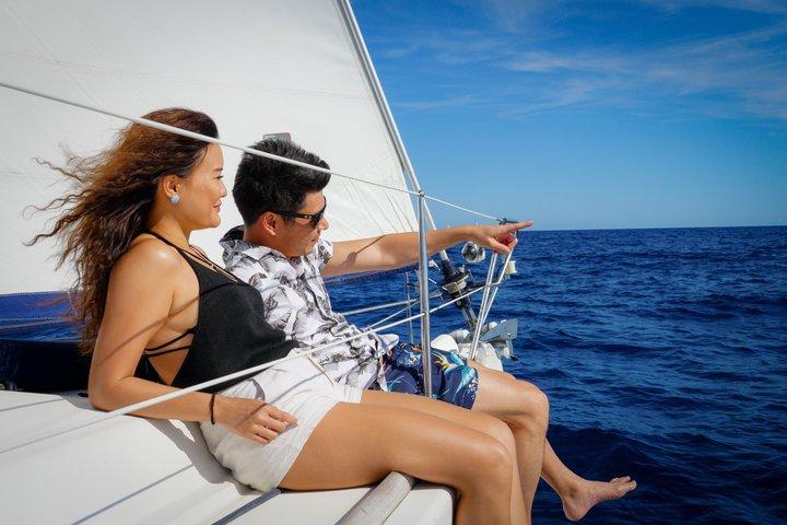 Yoga and Sailing Experience with Healthy Brunch in Barcelona