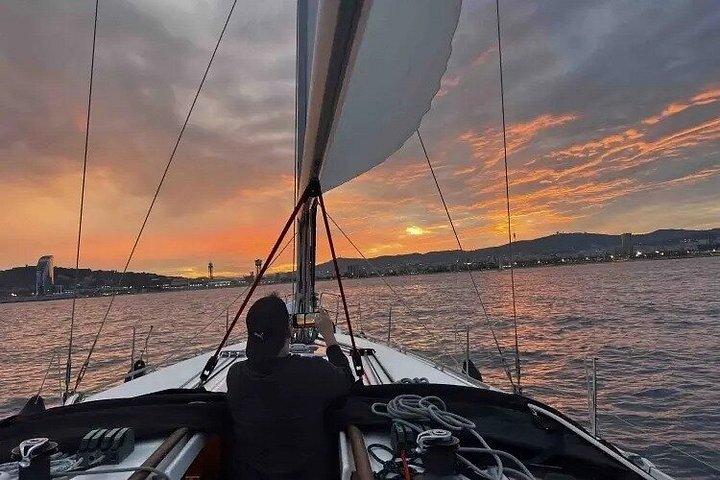 Barcelona Sunset Sailing Cruise with Drinks and Snacks
