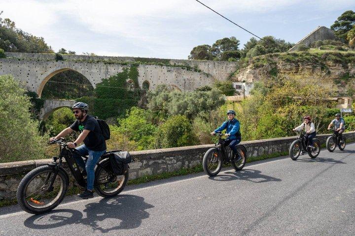 Eバイクツアー-クノッソスオリーブオイルファームからワイナリーワインテイスティング