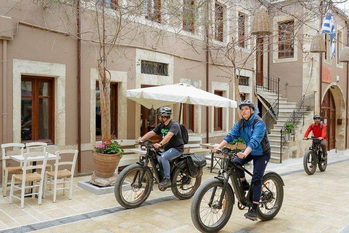 Eバイクツアー-クノッソスオリーブオイルファームからワイナリーワインテイスティング