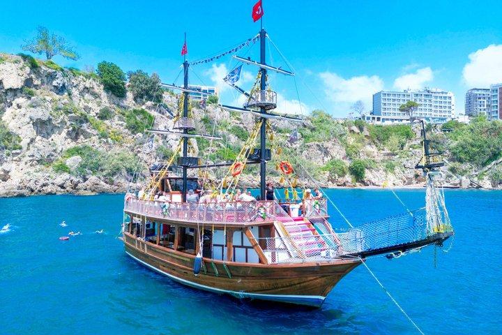 Antalya : Falez Cliffs & Waterfalls Excursion en bateau avec déjeuner