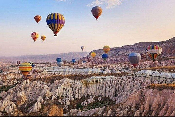 カイセリまたはネフセヒル空港からのカッパドキアプライベートVIP送迎