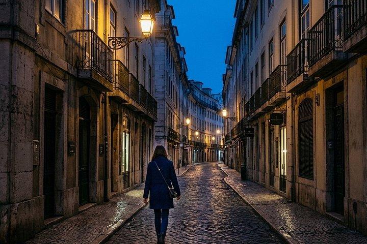 2 Hour Dark History Walking Tour in Lisbon
