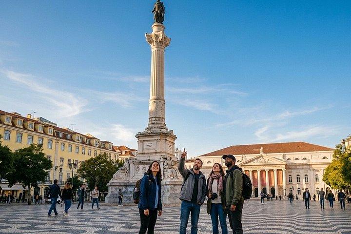 2 Hour Dark History Walking Tour in Lisbon
