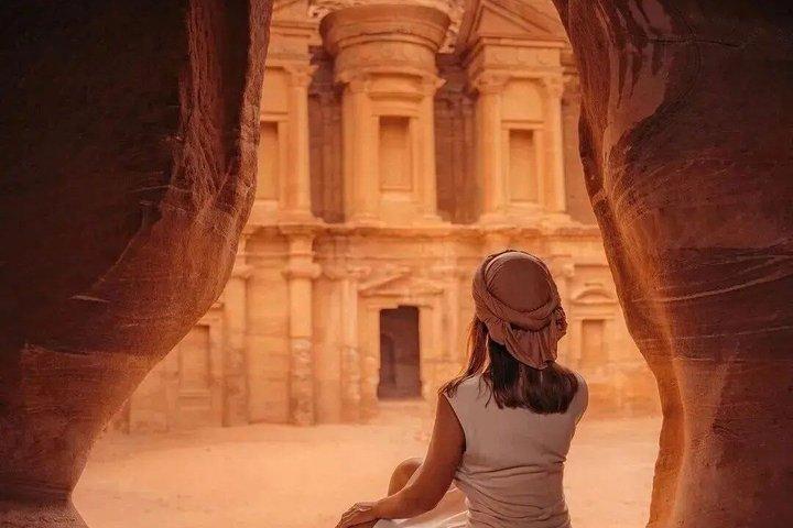 Private Multilingual Guided Tour in Petra