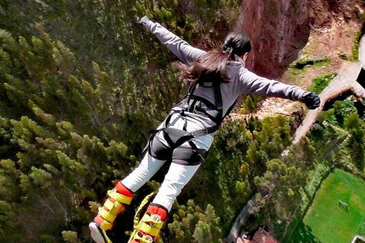 Bungee Jumping e Slingshot Adventure em Action Valley