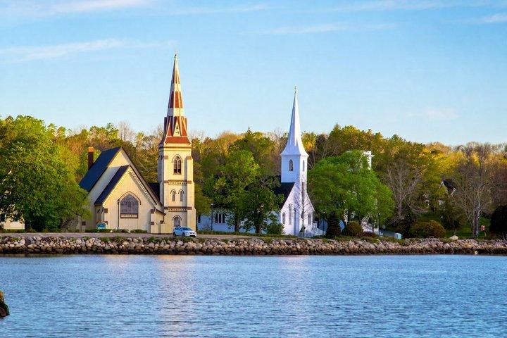 Visite guidée privée de Mahone Bay, Lunenburg et cimetière du Titanic