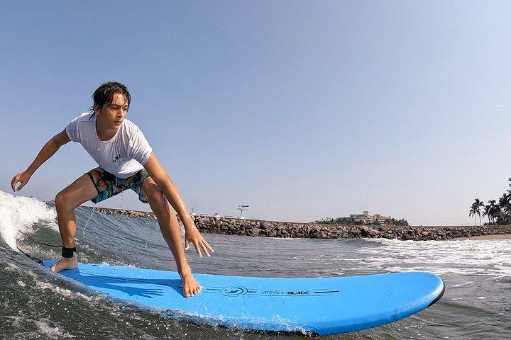 Surf classes in Puerto Vallarta with local instructors