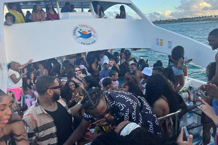 Punta cana Hip Hop party ボート＆ライブDJフリードリンク ※大人のみ