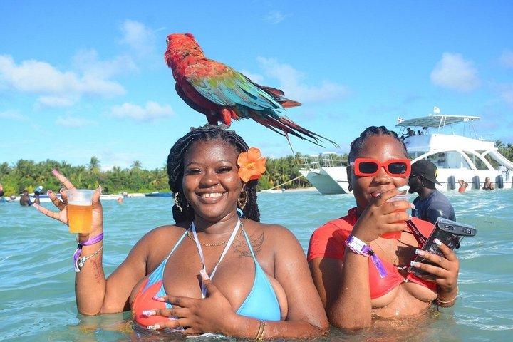 Punta cana Hip Hop party ボート＆ライブDJフリードリンク ※大人のみ