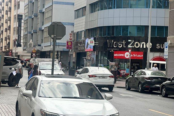 マスカット : 空港からホテル、ホテルから空港へのプライベートトランスファー