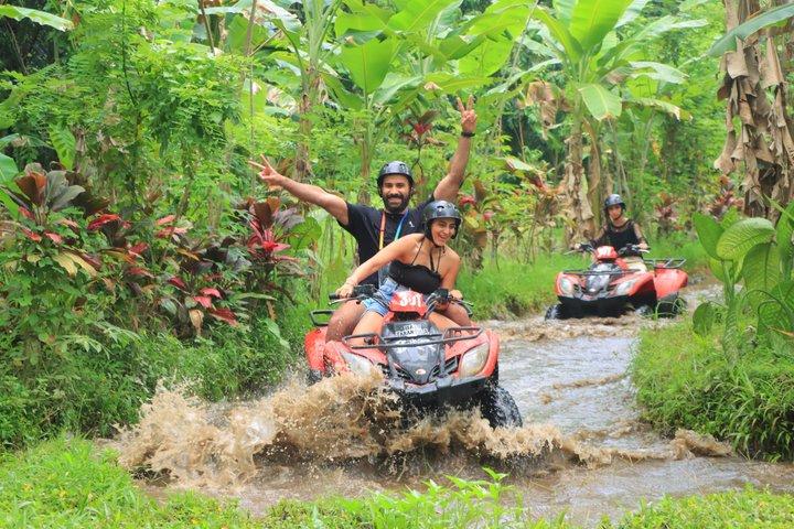 ウブド究極のATVクワッドバイクとホワイトウォーターラフティングアドベンチャー