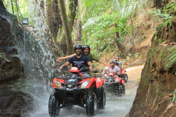 ウブド究極のATVクワッドバイクとホワイトウォーターラフティングアドベンチャー