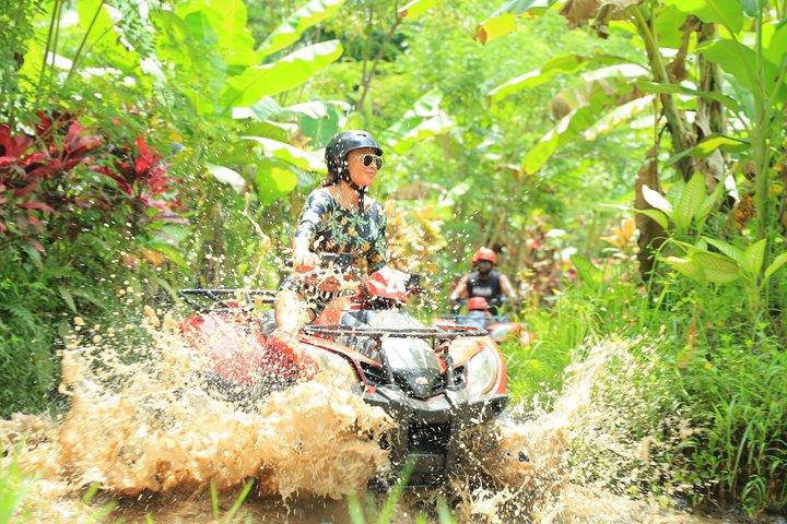 ウブド究極のATVクワッドバイクとホワイトウォーターラフティングアドベンチャー