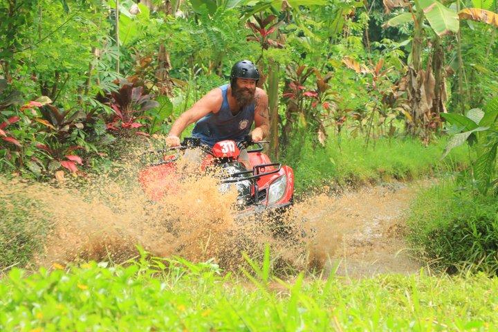 ウブド究極のATVクワッドバイクとホワイトウォーターラフティングアドベンチャー