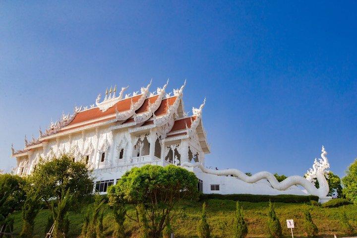 チェンマイ発チェンライ日帰り旅行（ランチ付き）