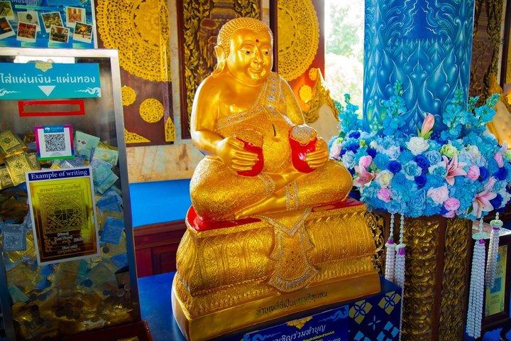 チェンマイ発チェンライ日帰り旅行（ランチ付き）