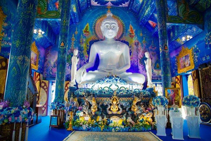 チェンマイ発チェンライ日帰り旅行（ランチ付き）