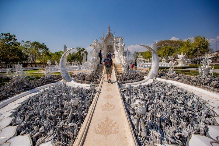 チェンマイ発チェンライ日帰り旅行（ランチ付き）