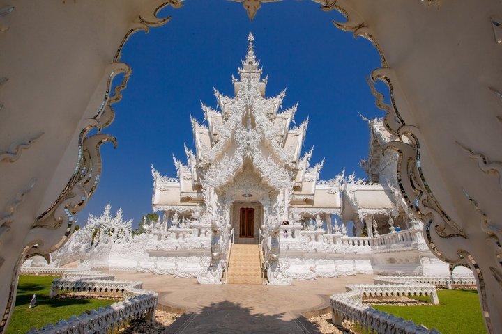 チェンマイ発チェンライ日帰り旅行（ランチ付き）