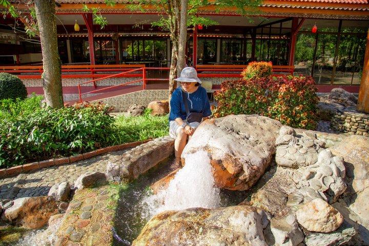チェンマイ発チェンライ日帰り旅行（ランチ付き）