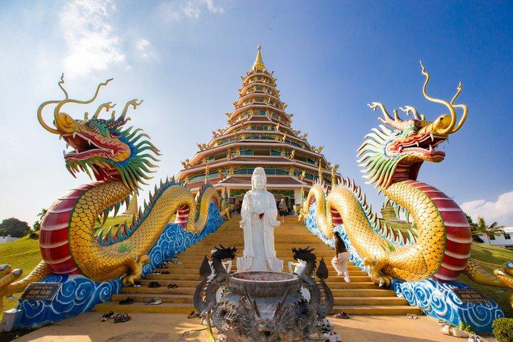 チェンマイ発チェンライ日帰り旅行（ランチ付き）
